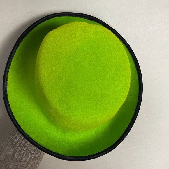 Vintage Felt Wool Hat Women Bright Green Black Velvet Brim Halloween Costume - Picture 9 of 14